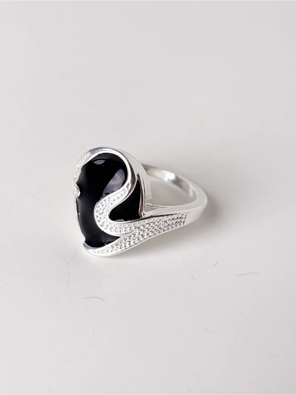 Sterling Silver Black Onyx Stimulated Stone Enamel Wave Cocktail Ring